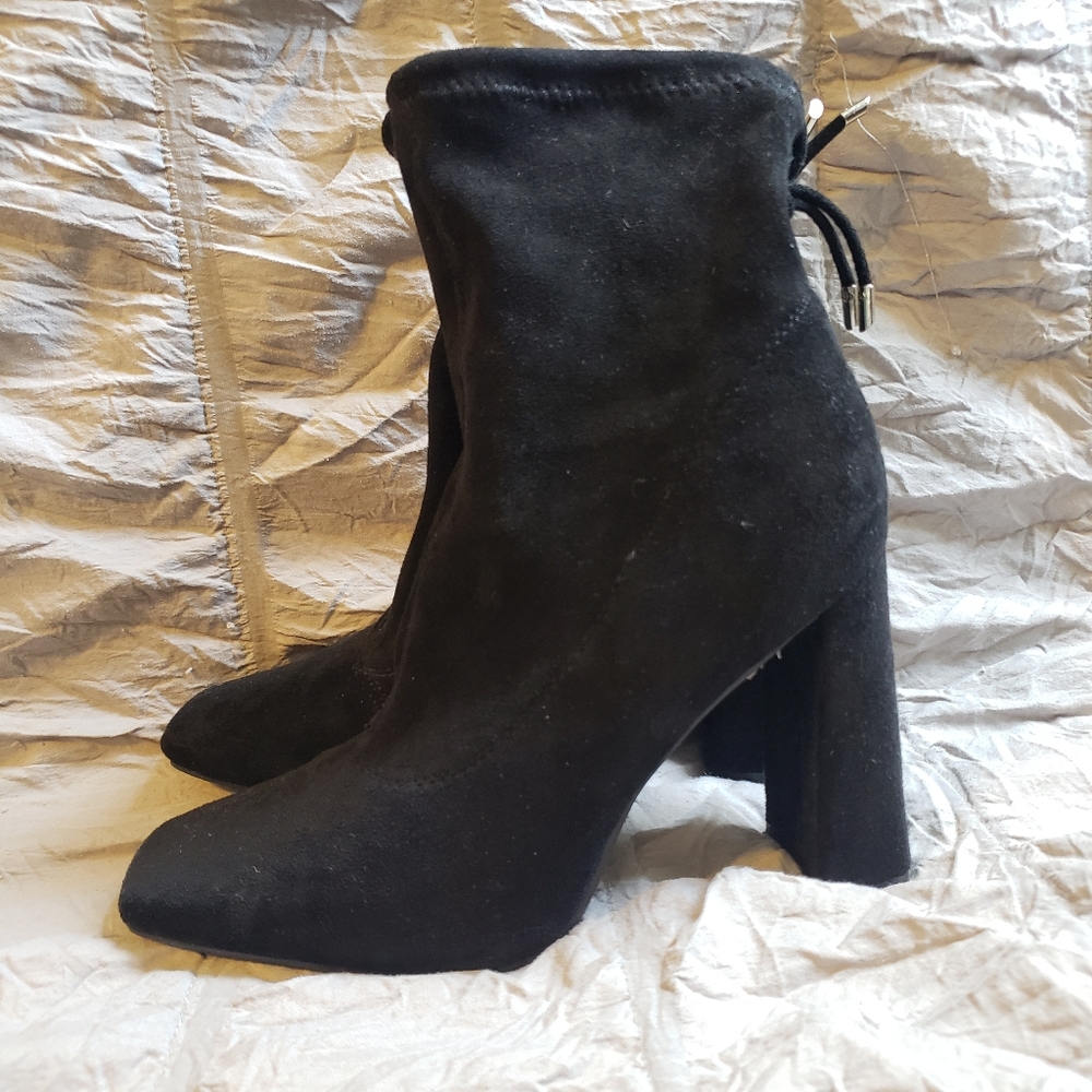 Elegant Womens Black Fabric Square Toed 4in Wedge Heel Boots/ booties 7.5